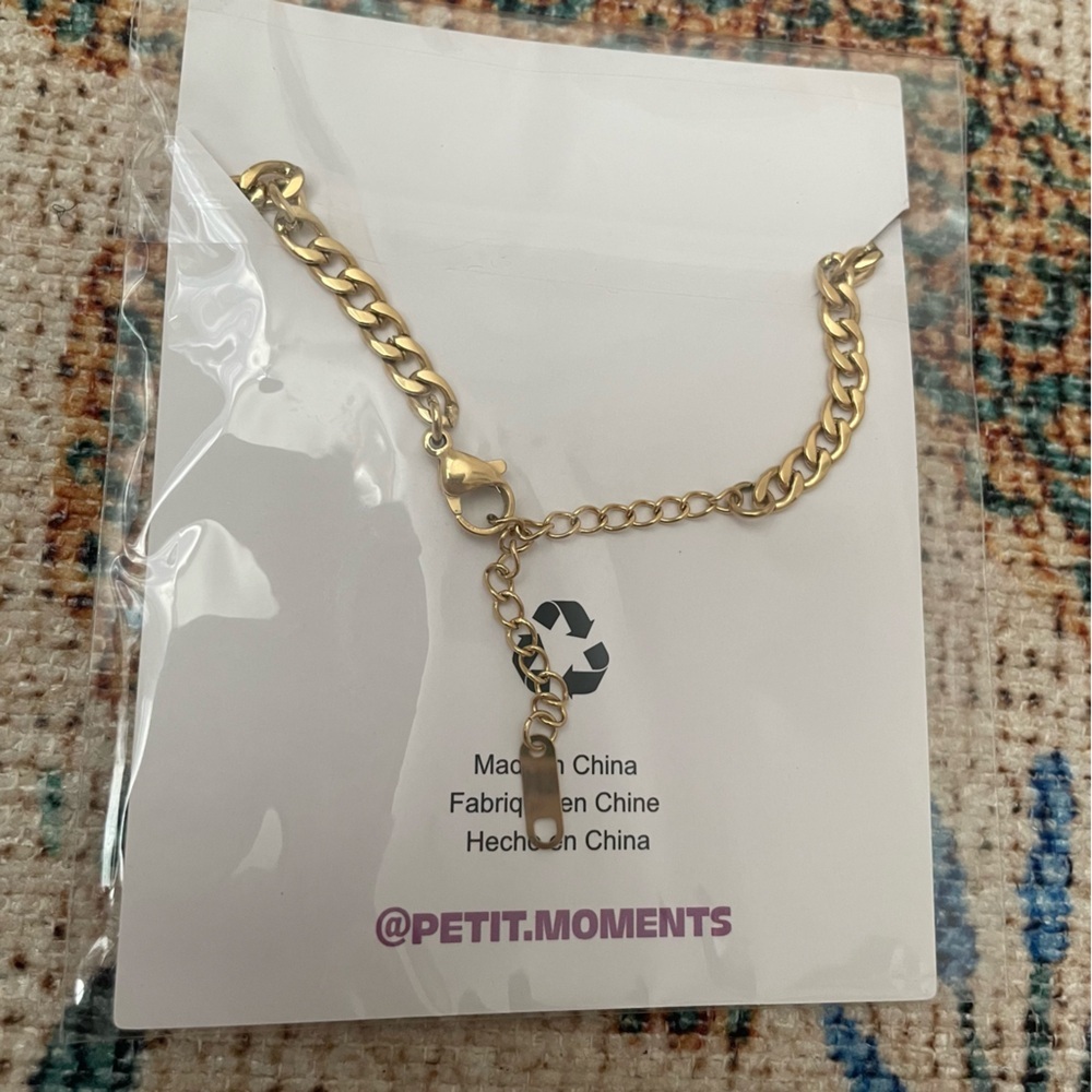 NWT Revolve Petit Moments Irregular Pearl Bracelet - Picture 3 of 3